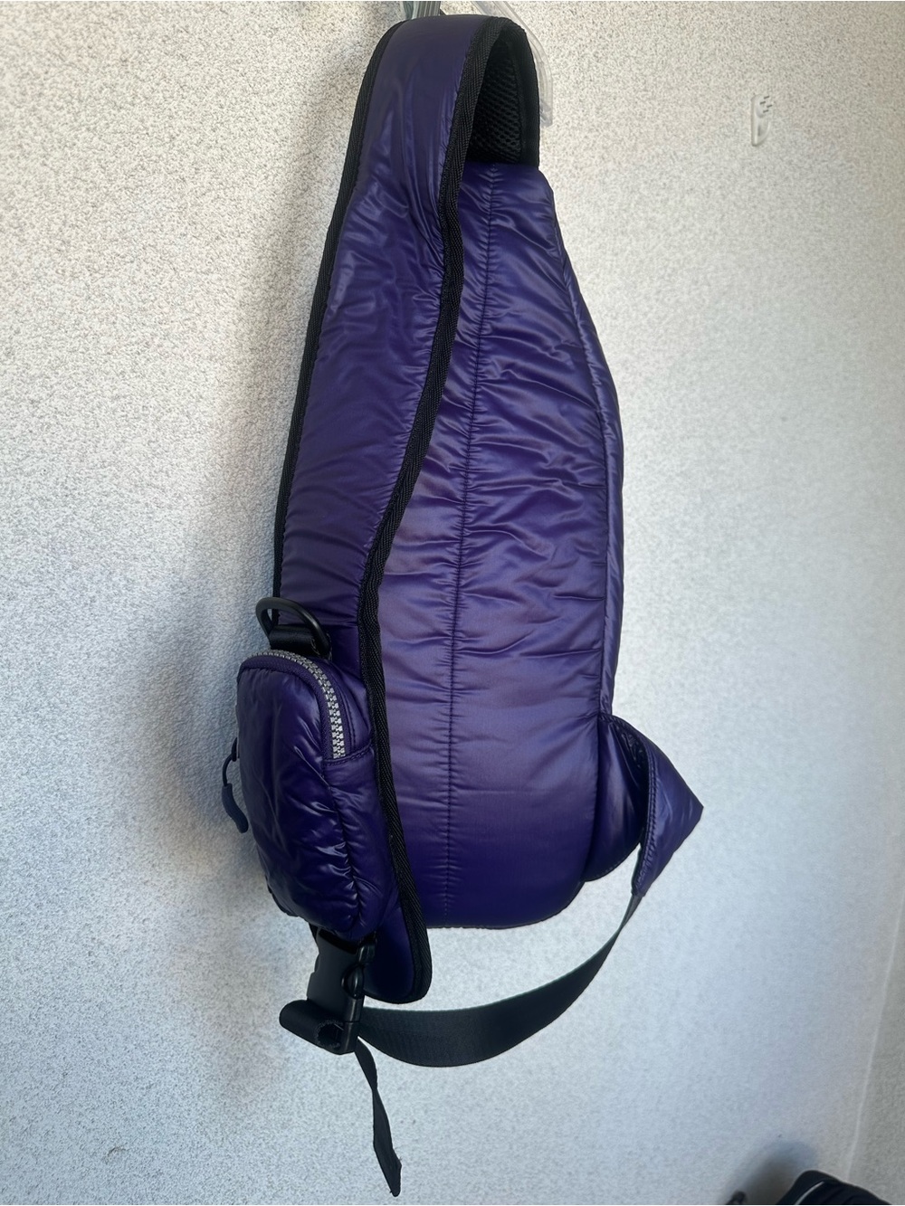 iSkin Purple Puffer Sling Bag Crossbody Backpack Padded Tablet Sleeve - Picture 3 of 5